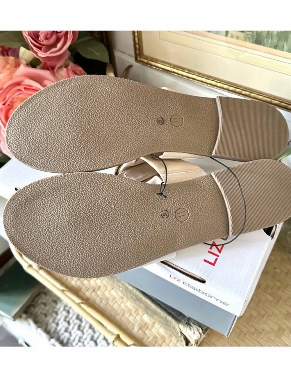 Liz Claiborne size 11 Cream T-Strap Sandals with Gold Accent